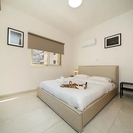 3 Bedroom Flat Near Center Appartement