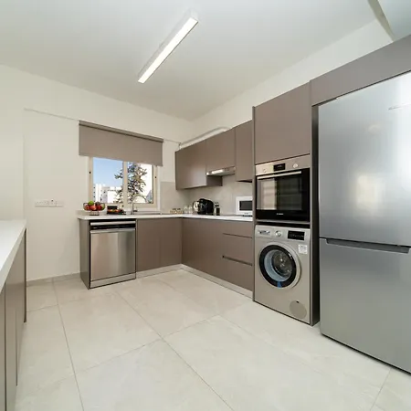 Апартаменты 3 Bedroom Flat Near Center Никосия
