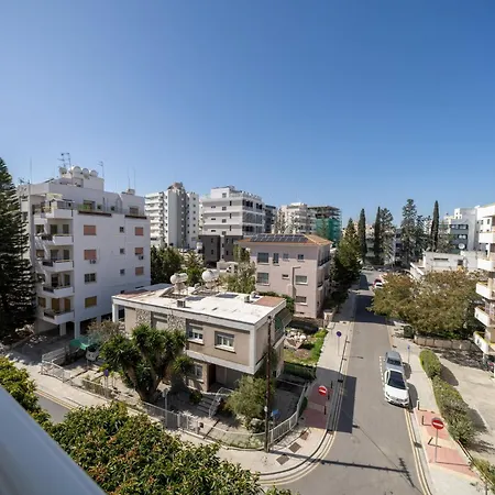 3 Bedroom Flat Near Center Daire *