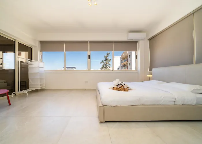 Апартаменты 3 Bedroom Flat Near Center *