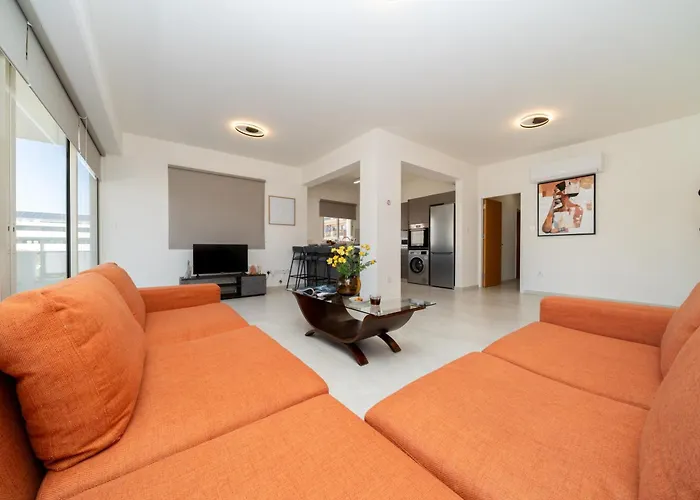 Апартаменты 3 Bedroom Flat Near Center Никосия