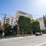 3 Bedroom Flat Near Center *