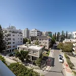 3 Bedroom Flat Near Center Apartmán *